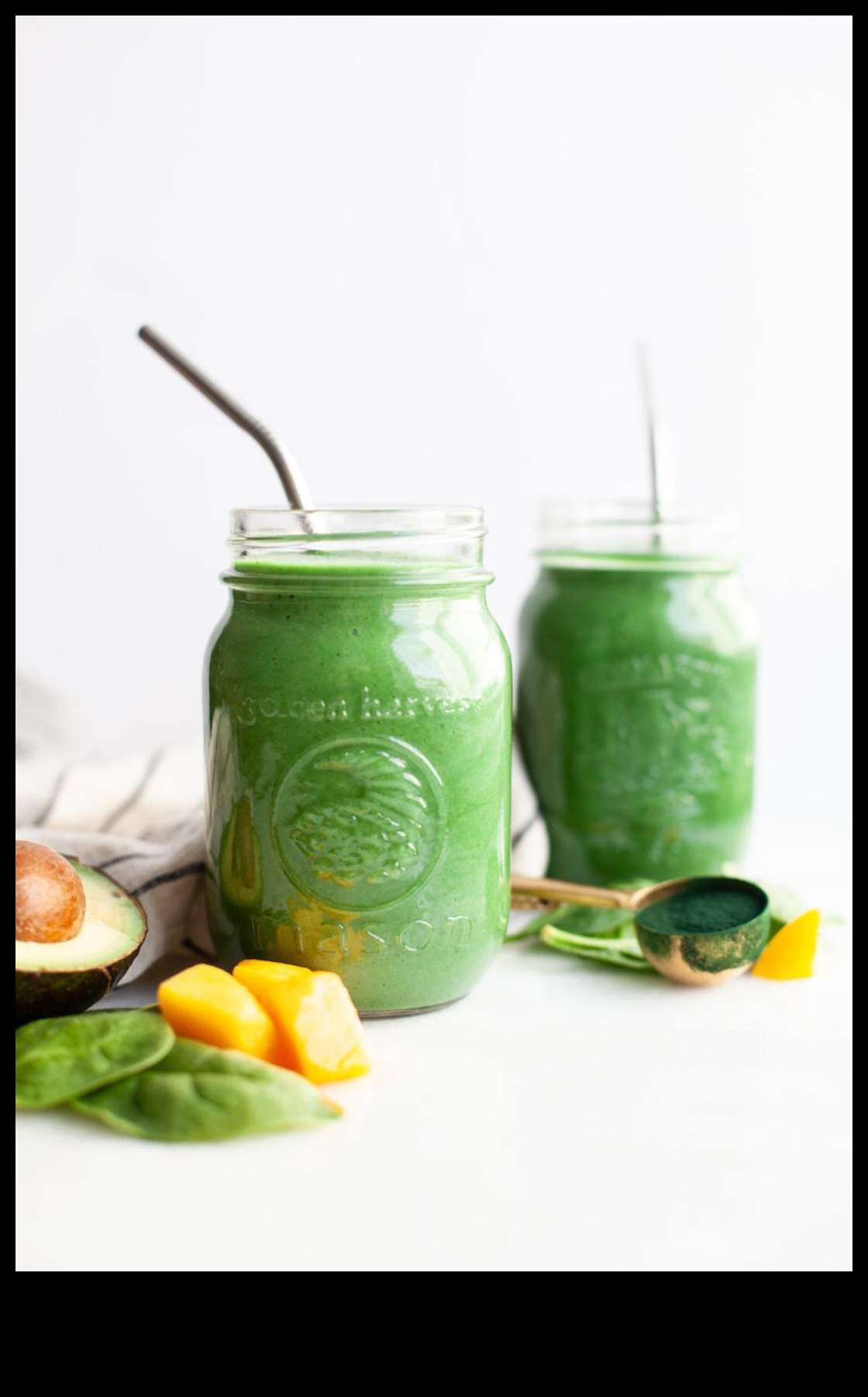 Surpriză Spirulina: introducerea superalimentelor în smoothie -urile tale verzi